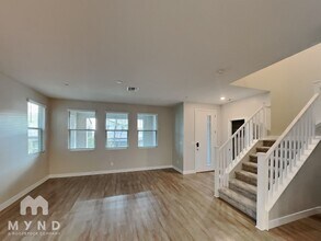 486 Fairview Hills St in Las Vegas, NV - Building Photo - Building Photo