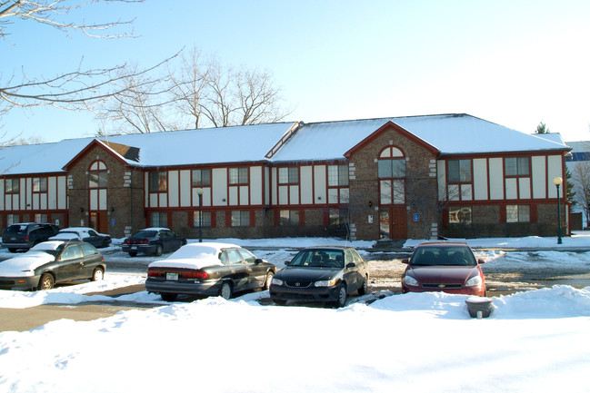 Dearborn Village Square in Dearborn, MI - Building Photo - Building Photo