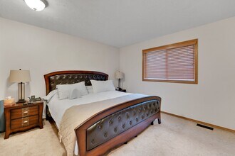 8603 E Columbia Park Dr in Spokane, WA - Building Photo - Building Photo