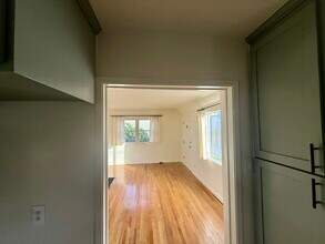 2630 S West View St in Los Angeles, CA - Building Photo - Building Photo