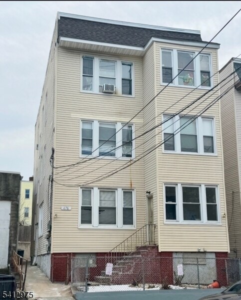 476 Grove St in Irvington, NJ - Building Photo