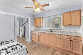 23123 Lambrecht Ave in Eastpointe, MI - Building Photo - Building Photo