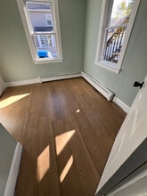 16 Garrison St, Unit A in Brunswick, ME - Building Photo - Building Photo