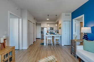 Pura Vida Hialeah Apartments in Hialeah, FL - Foto de edificio - Interior Photo