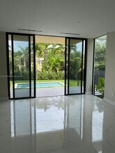 570 Fernwood Rd in Key Biscayne, FL - Building Photo - Building Photo