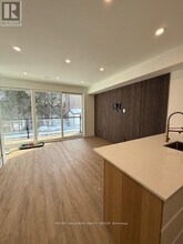 886 Byron Ave in Ottawa, ON - Building Photo - Building Photo