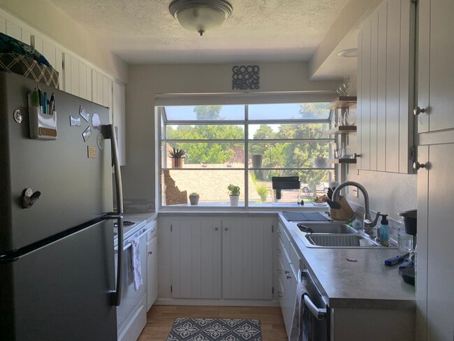 property at 3134 S Gekeler Ln