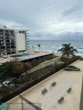 3475 S Ocean Blvd in Palm Beach, FL - Building Photo - Building Photo