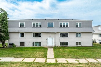 Leavitt Park Apartments - Waterloo, IA in Waterloo, IA - Building Photo - Building Photo