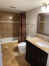 3115 Oakland Shores Dr in Oakland Park, FL - Building Photo - Building Photo