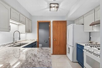 4682 Lenore Ln in Eagan, MN - Building Photo - Building Photo