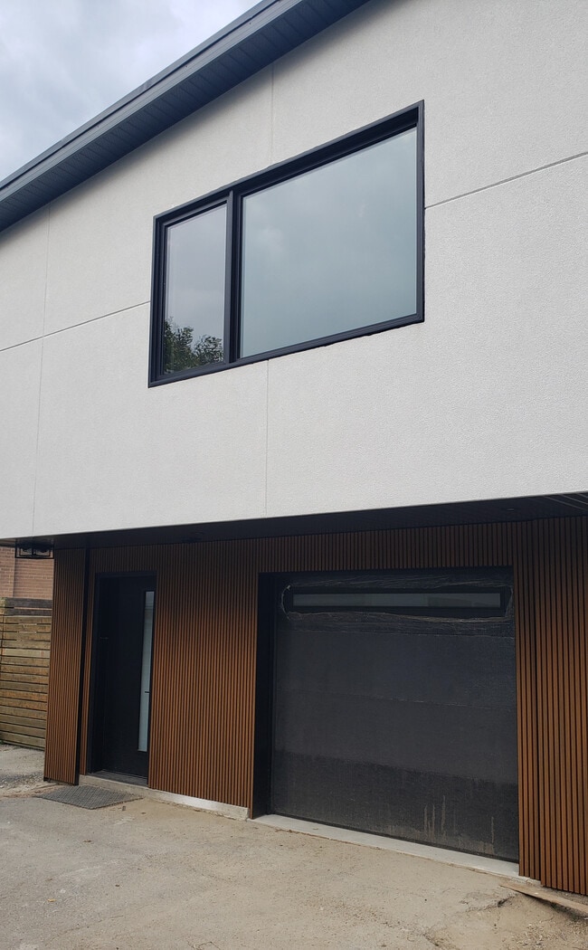 property at 44 Somerdale Sq