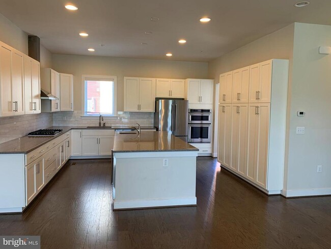 1820 Potomac Ave in Alexandria, VA - Building Photo - Building Photo