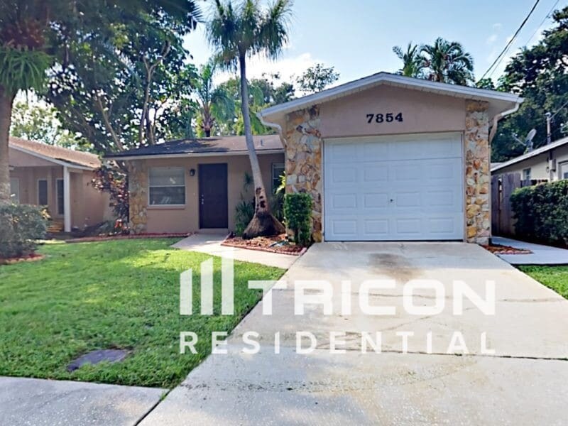 7854 59th St N in Pinellas Park, FL - Foto de edificio