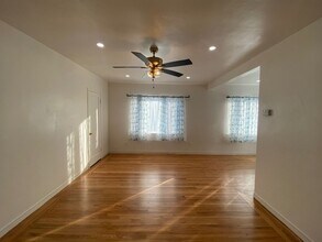 1047 Santa Clara Ave, Unit 3 in Alameda, CA - Building Photo - Building Photo