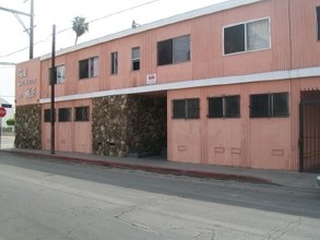 Park Manchester Apartments in Los Angeles, CA - Building Photo - Building Photo