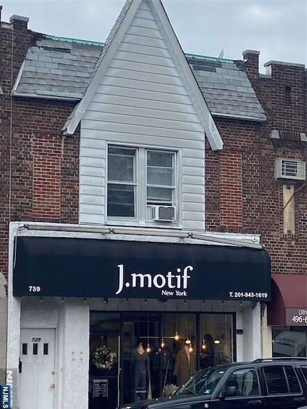 property at 739 Anderson Ave