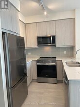 15 Watergarden Dr in Mississauga, ON - Building Photo - Building Photo