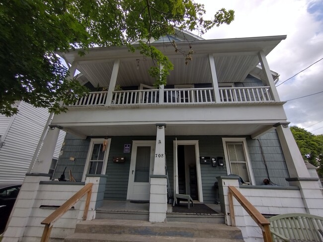 708 Linden Pl in Elmira, NY - Building Photo - Building Photo
