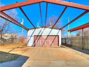 211 E Harmon Dr in Midwest City, OK - Building Photo - Building Photo