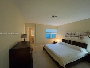 1701 Buchanan St in Hollywood, FL - Building Photo - Building Photo