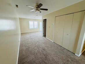 40 Cornerstone Ct in Southington, CT - Building Photo - Building Photo