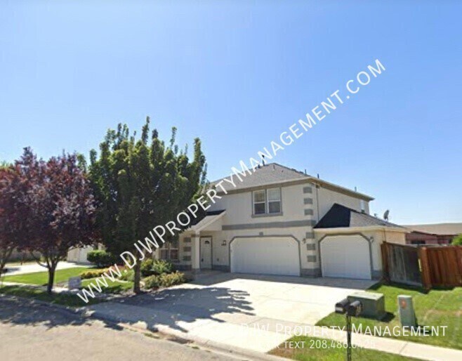 4439 N Tempest Way in Meridian, ID - Building Photo