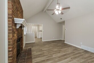 5733 Crievewood Dr in Memphis, TN - Building Photo - Building Photo