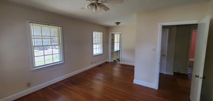 1418 Seminole Dr in Greensboro, NC - Building Photo - Building Photo