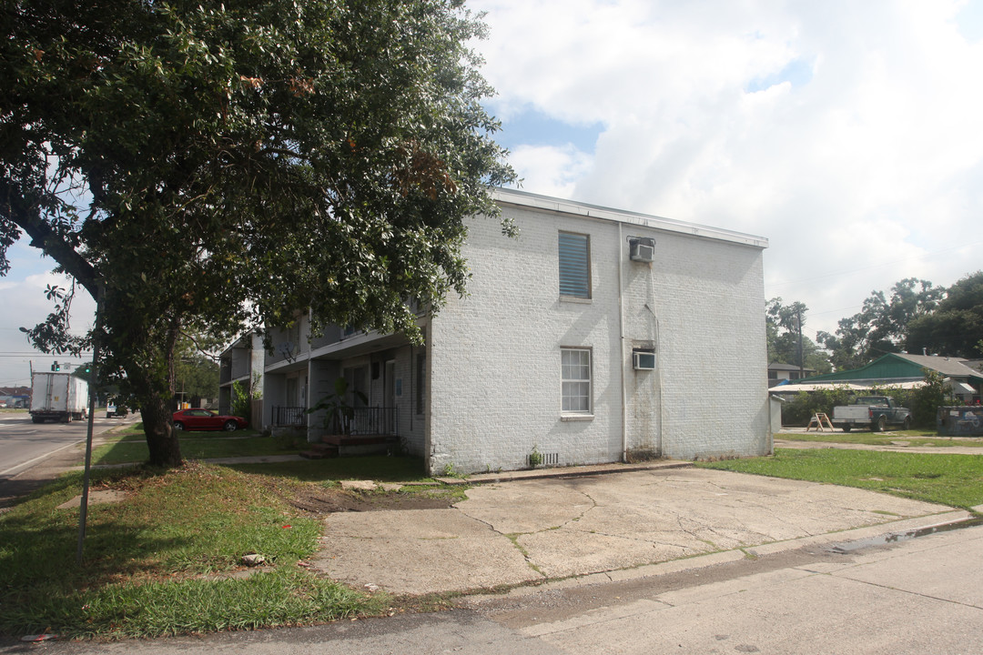 2921 Nicholson Dr in Baton Rouge, LA - Foto de edificio