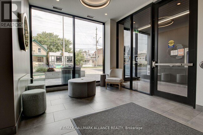 100 Garment St in Kitchener, ON - Building Photo - Building Photo