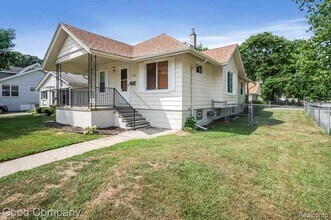 1102 S Wilson Ave in Royal Oak, MI - Foto de edificio - Building Photo