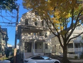 192 Green St, Unit 2 in Cambridge, MA - Building Photo - Building Photo