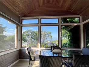 4 Hillside Ct in Huntington, NY - Building Photo - Building Photo