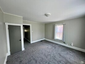 1460 W 4th St, Unit 2nd Floor in Williamsport, PA - Building Photo