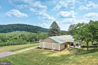 790 Bendersville Wenksville Rd in Aspers, PA - Building Photo - Building Photo