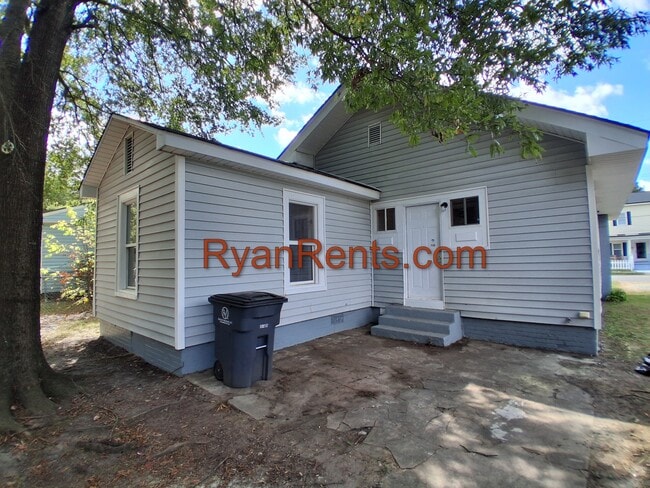 1205 S Franklin St in Rocky Mount, NC - Building Photo - Building Photo