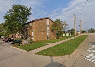 205 40th St Dr SE in Cedar Rapids, IA - Building Photo - Building Photo