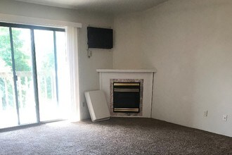 2855 Glen Creek Pl, Unit 11 in Appleton, WI - Building Photo - Building Photo