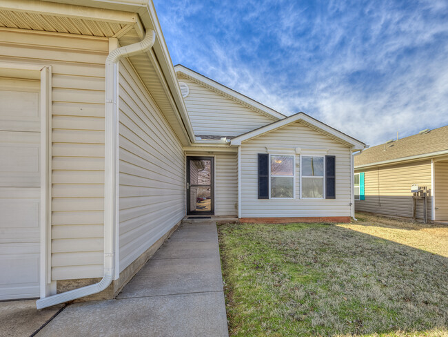 14641 Moon Daisy Dr in Edmond, OK - Building Photo - Building Photo