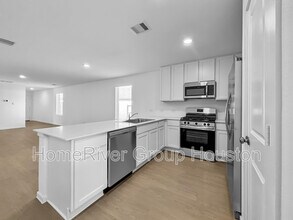6026 Starling Dr in Baytown, TX - Building Photo - Building Photo