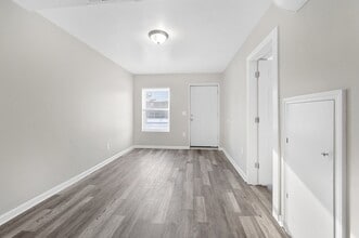 6735 Ford Ave in Warren, MI - Building Photo - Building Photo