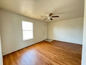 1904 Windward Dr, Unit Apt D in Killeen, TX - Building Photo - Building Photo