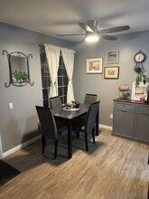 5402 Balboa Arms Dr in San Diego, CA - Building Photo - Building Photo