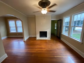 3026 Church St in East Point, GA - Foto de edificio - Building Photo