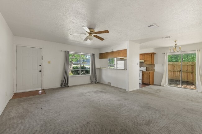 217 Lazy Ln in Conroe, TX - Building Photo - Building Photo