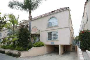 215 S Doheny Dr Apartments