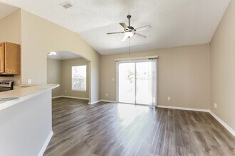 1448 Seawolf Trail N in Jacksonville, FL - Building Photo - Building Photo