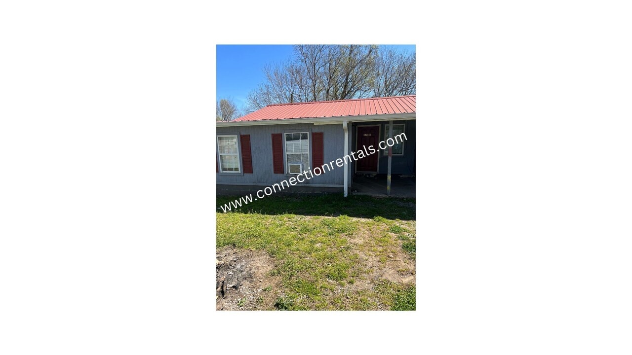 121 Coho Wy in Dalton, GA - Building Photo