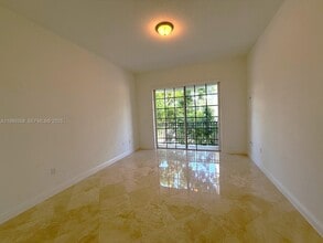 996 Sanibel Dr in Hollywood, FL - Building Photo - Building Photo